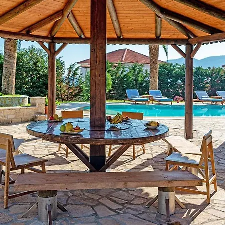 Amor Villa Laganász