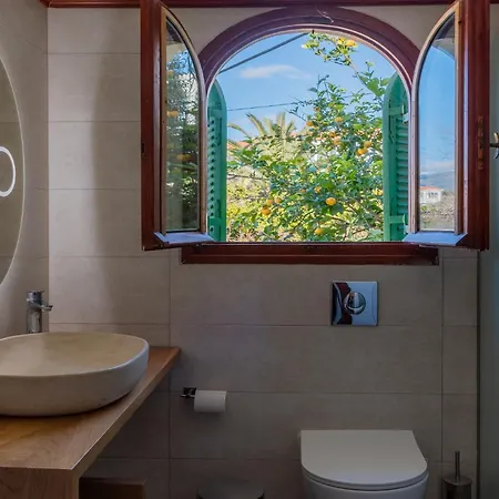 Amor Villa Laganász