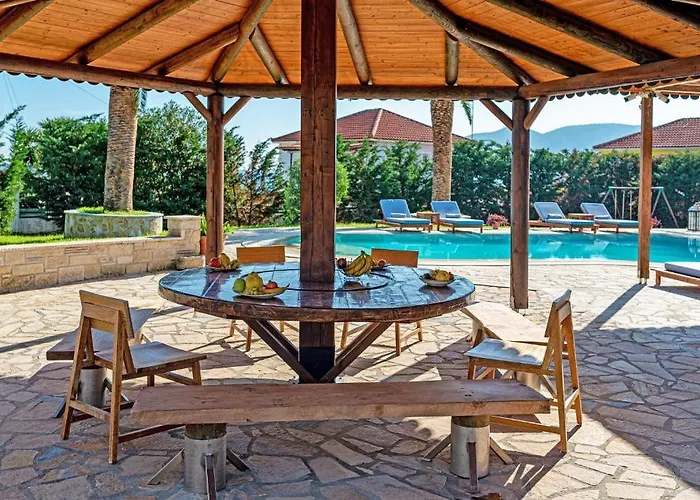 Amor Villa Лаганас