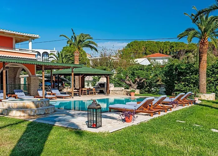 Amor Villa Лаганас