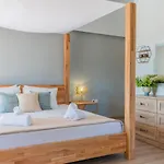 Amor Villa * Laganász